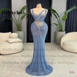 Dathyka Bling Tulle 댄스  드레스 라인 석 민소매 lllusion Backless 지퍼 Sweetheart Brush Train Vestido De Gala Cu : 미주일레