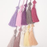 보자기보쌈 국화 1단 전통 노리개 전통 매듭 장식 수술 장식 포장 소품 악세사리 답례품 보자기포장 : 보자기를 싸다 보자기 보쌈