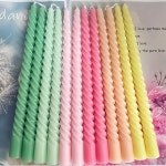 가정 장식용 도파민 컬러 나선형 테이퍼 캔들 10인치, 디너 파티 결혼식 휴일용 크림 트위스트 12팩 Multicolor : 모노 마켓