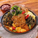 시래기 뼈해장국 감자탕 3.2kg (야채+면사리세트) 국밥 캠핑음식 대용량 : 네자매 농장