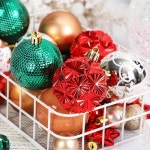 크리스마스 소품 장식 트리 인테리어 카페 겨울 산타 루돌프 조명 인형 솔방울 42개 6CM 프리미엄 페인트 크리스마스 볼 세트 2025 새해... 