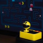 PAC-Man 플러그 앤 플레이 게임 모든 무선 플레이가 게임. TV 컨트롤러와 위한 콘솔, 클래식 포함된 연령대를 아케이드 레트로 : 더고은 Plus