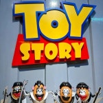 로봇 피규어토이 스토리 로고 사인 룸 장식 만화 벽 예술 생일 선물 Pixar Woody Buzz Collectible Action Figure Giocattoli Simpatic... 