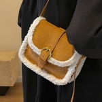 H3375 스웨이드 무스탕 퍼 숄더백 어깨끈 조절 귀여운 금장 트렌디 양털가방(2/C) : ROSY CABINET