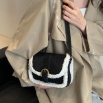 H3375 스웨이드 무스탕 퍼 숄더백 어깨끈 조절 귀여운 금장 트렌디 양털가방(2/C) : ROSY CABINET