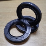 ID=26 27x37(37) ----------- 50 52x7 8 10 TC 스켈레톤 더블 립 브라운호환 NBR 고무 오일 씰 가스켓 : 에이코어텍