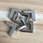 50PCs 도서 코너 Scrapbooking 앨범 메뉴 폴더 프로텍터 실버 화이트 20x20x5mm F9305 : 올스토어15