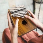 FINETHER Kalimba 17 칼림바 엄지 손가락 피아노 아프리카 악기 열쇠의 칼림바 수제 목제 상사목 나무의 색 : beCasy