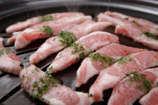 육심전심 솔트에이징 삼겹살 냉삼 목살 항정살 가브리살 갈매기살 오겹살 대패삼겹살 대패목살 돼지쪽갈비 : 휴웰