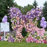 H8958 웨딩 배경 보라색 장미 수국 녹색 꽃꽂이 나비 모양 프레임 장식 바닥 꽃 연회 소품 : 오모아유통