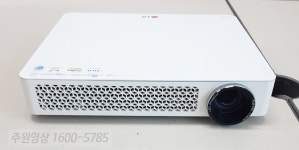 LG 미니빔 PF87K 1000안시 풀HD 가정용 캠핑 업소용 중고빔프로젝터 : 주원영상