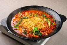 솔밭곱창 48숙성 곱창전골 밀키트 2.1kg 2인분 올인원 패키지 : 솔밭곱창