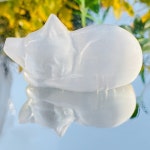1pc Selenite 잠자는 고양이 조각 - 광택 표면 평화로운 크리스탈 동물 인형 가정 장식 결혼식 Birt : 키빗