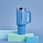 스탠리 퀜처 프로투어 플립 스트로 텀블러 887ml, 블루 스카이 : 스탠리 코리아