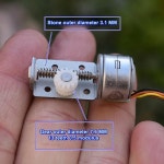 선형 나사 샤프트와 2상 4선 설정의 13단 플라스틱 기어가 있는 단일 15mm DIY 카메라 모니터 스테핑 모터 : 제스111