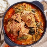 24시 뼈다귀해장국 국내산 등뼈 감자탕 뼈해장국 1개 : 통수족발