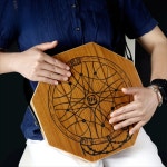 투톤 휴대용 여행용 나무 카혼 드럼 조절 스트랩 휴대 용이 외관아름다운 타악기 1. Gold : 지이유26호점