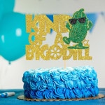 일종의 빅 딜 케이크 토퍼, 베이비 샤워 케이크 장식, 과일 피클, 재미있는 생일 파티 장식 용품 골드 글리터 : 룰라영