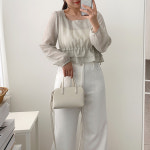 플로렌 스퀘어넥 프릴 셔링 캉캉 블라우스 A1130 : 어썸하비