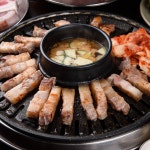 칠레산 삼겹살 1kg 아그로수퍼 캠핑 스테이크 보쌈 구이용 돼지고기 냉삼 냉동삼겹살 : 갈비맛집1995