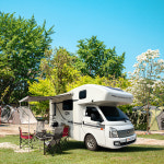 [충남/천안] 24년식 캠핑매니아 캠핑카렌트 경유 3인승 종합보험 평일 : 바카르