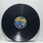 LP 22,490-27 현진영과 와와 New Dance 1 - 슬픈마네킹 : 엘피하우스