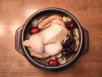 능이삼계탕(산양산삼즙 포함) : 약산궁 명가