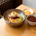 [울릉도 가야밀면] 20년 전통 부산식 물 비빔 밀면 - 면 양념장 육수 모두 수제 밀키트 : 가야밀면