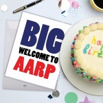 노블웍스 50번째 빅 펀 생일 카드 8.5x11인치 A4크기인치 1세 축하 그룹 마일스톤 노트 AARP 50 J4869BDG에 오신 것을 환영합니다... 