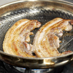 [산청초월흑돈] 지리산 프리미엄 흑돼지 목살 400g 오겹살 300g 한정수량 생산 : 월드미트메이커스 WMM