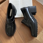 [G2496] 유광 페니스트랩 통굽 로퍼힐 7cm : 새로이클라쓰