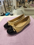 [BABARA]바바라 여성 양가죽  리본장식 플랫슈즈1.5cm( BBJ182) 베이지 : 롯데프리미엄 이천점 바바라