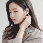 제이로렌 제이로렌 일자바 큐빅 골드귀걸이 11G0100