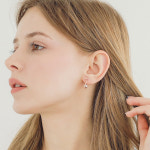 제이로렌 제이로렌 J라인 큐빅 원터치 귀걸이 M03585