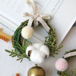 핸드메이드 폼폼 코튼 리스 도어벨 소