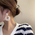 홀리지 라운더리 라운드 겨울 귀걸이