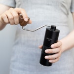 브루소 핸드밀 수동 커피 그라인더 원두 분쇄기