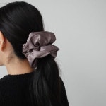 다잇템 여자 셔링 곱창 새틴 스크런치 빅 머리끈 11076410 588872