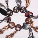 은창 에스닉 목걸이 악세사리 코디 디스플레이 브라운지브라