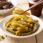 아삭한 식감의 궁채 장아찌