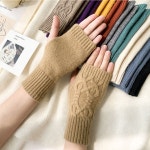 손이 자유로운 꽈배기 핸드워머