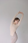 뮤토웨어 베리 프릴 커버업 필라테스복 여성 요가복 상의 필라테스옷 필라테스 상의 티셔츠