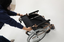 Gamma 12 4kg 경량 요양병원 접이식 휴대용 수동식 휠체어 거상형 옵션