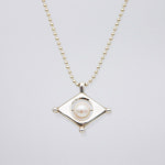 연 진주 목걸이 Kite flying pearl necklace