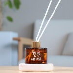 꼬망드우드받침디퓨저 힘이되는문구 갈색원형 꼬망드