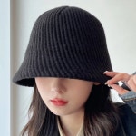 여자 데일리 캐쥬얼 심플 사선 니트 벙거지 버킷햇 데일리룩 캐쥬얼패션 모던룩 심플모자