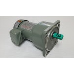 신명기어드모터 EP 삼상 1 2HP 0 4KW VT수직 1 5-1 200 축경28mm 1 100 1개