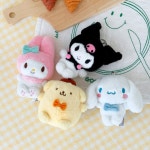 산리오 뽀송 캐릭터 인형 가방고리 마이멜로디 쿠로미 폼폼푸린 시나모롤