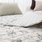 플로럴 사각 퀼팅 논슬립 패드 Q 1P 카페트겸 침구 카페트겸패드Q