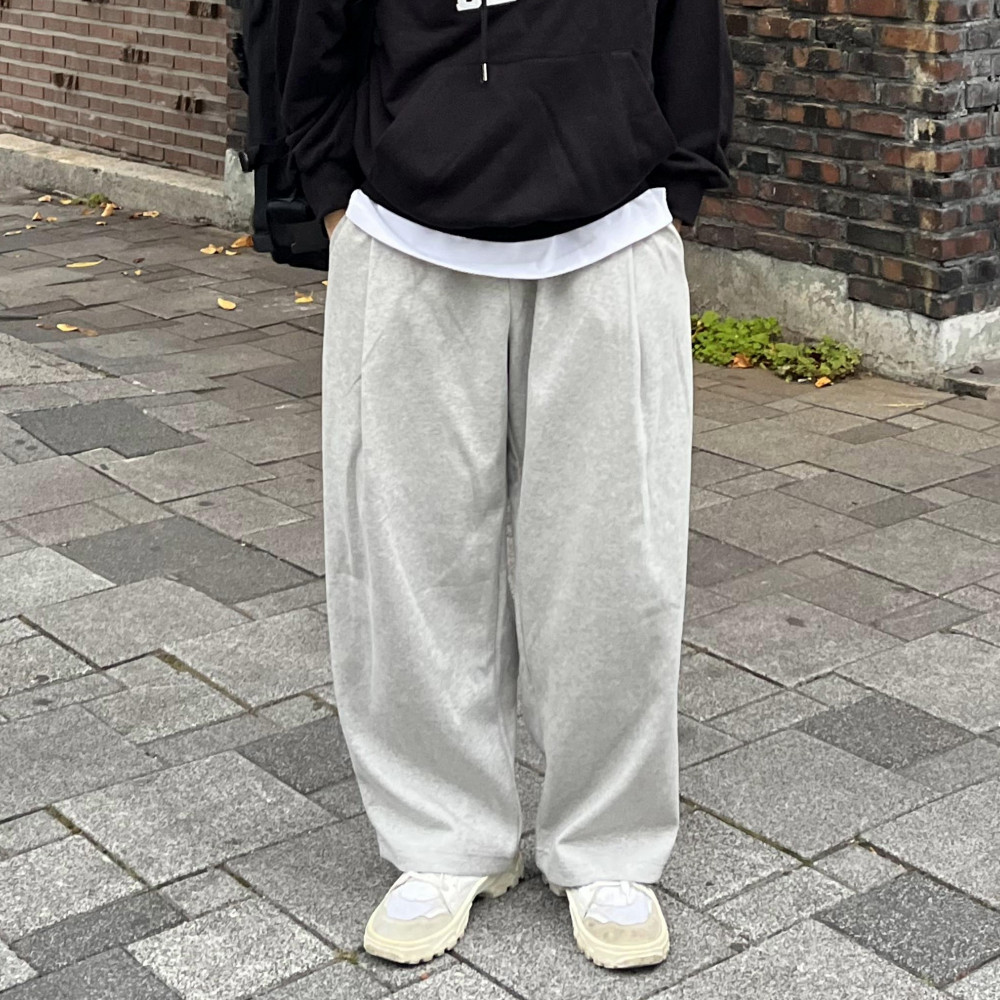 2023 F/W 트렌드에 살아있는 벌룬 팬츠 스타일링, 연예인들의 선택은?